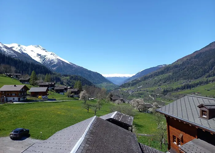 Wohnung Mit Schoener Sicht Auf Bergpanorama Und Uebers Tal