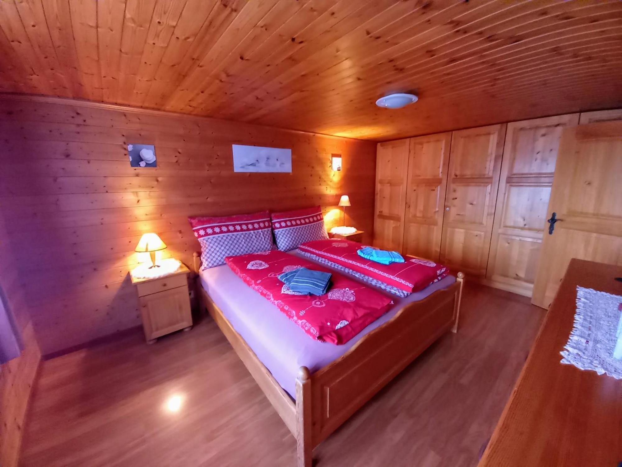 Mit Schoener Sicht Auf Bergpanorama Und Uebers Tal Appartement *