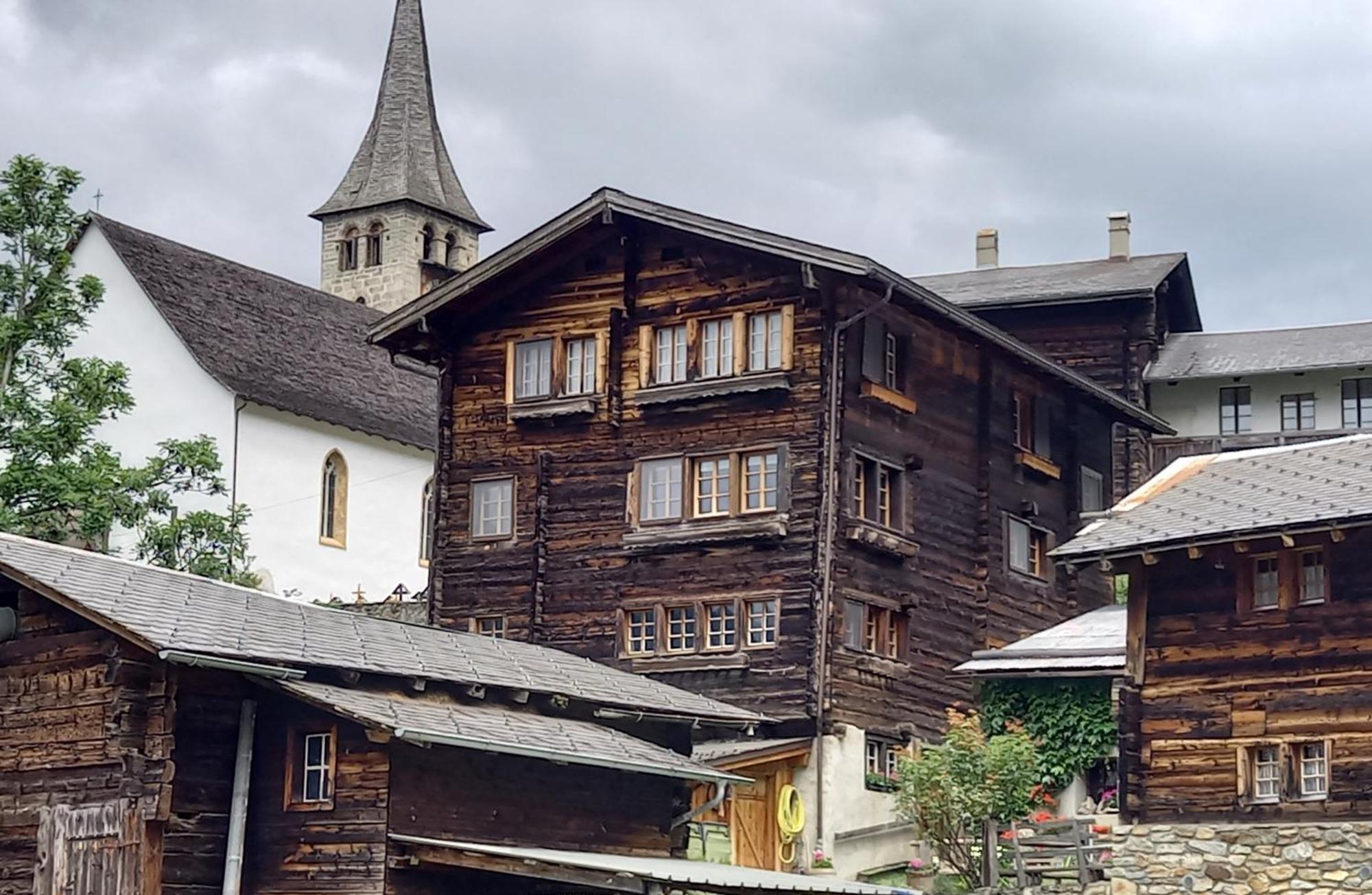 Appartement Mit Schoener Sicht Auf Bergpanorama Und Uebers Tal