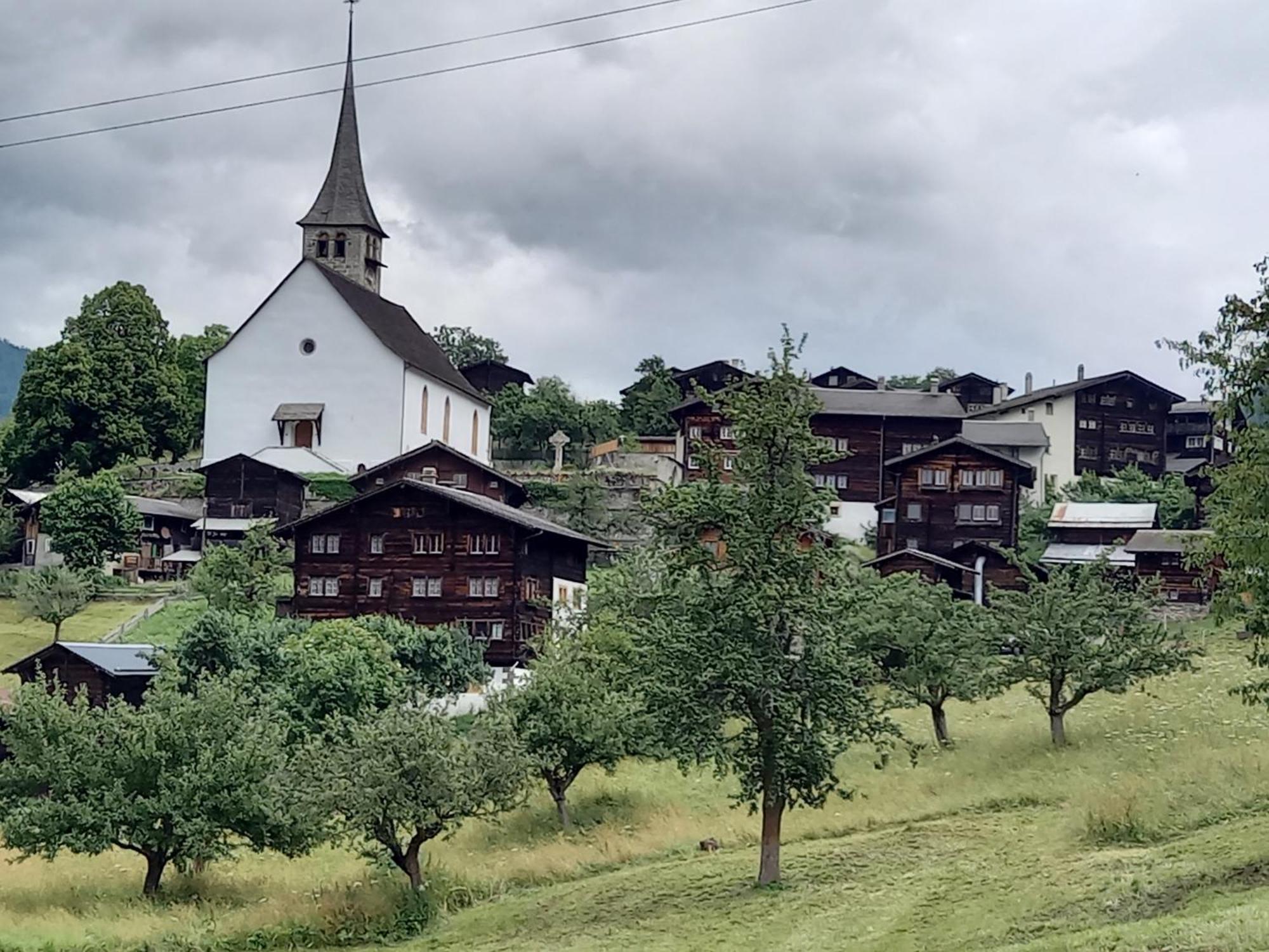 Appartement Mit Schoener Sicht Auf Bergpanorama Und Uebers Tal